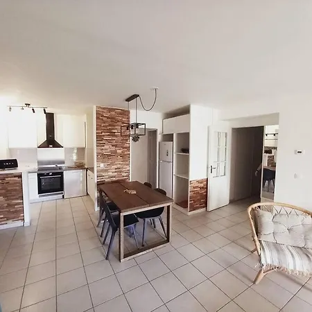 Hyper Centre - Spacieux 2 Parking Et Terrasse شقة *