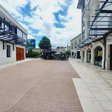 Hyper Centre - Spacieux 2 Parking Et Terrasse شقة